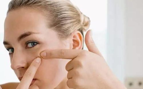 白醋泡脚治疗灰指甲 白醋泡脚治疗灰指甲