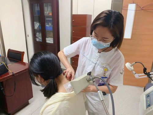 趾间糜烂型脚气初期症状图片 趾间糜烂型脚气初期症状图片