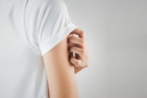 女生小便腰疼是怎么回事 女生小便腰疼是怎么回事