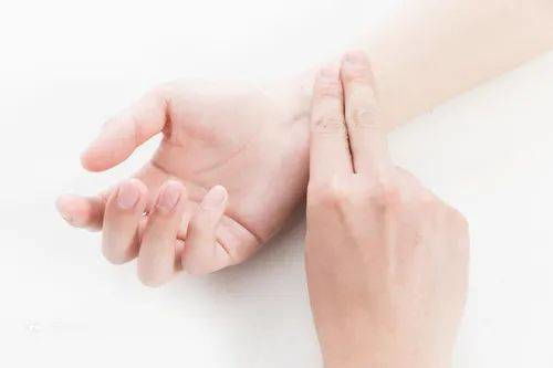 痤疮留下的疤痕 痤疮留下的疤痕