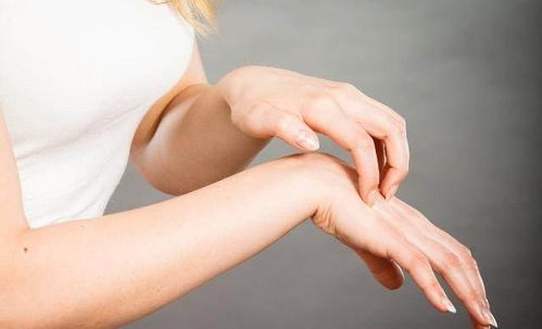 灰指甲的危害有哪些 全面灰指甲的严重危害 灰指甲的危害有哪些 全面灰指甲的严重危害