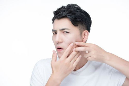 轻微湿疹表现症状 瘙痒不适 红斑丘疹 轻微渗液 皮肤微肿 轻微湿疹表现症状 瘙痒不适 红斑丘疹 轻微渗液 皮肤微肿